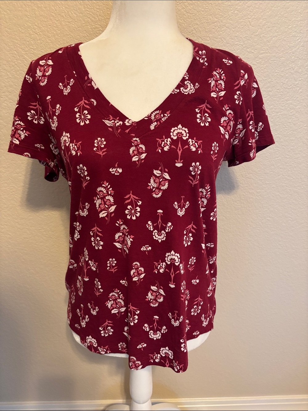 LOFT Burgundy Floral V-Neck Tee
